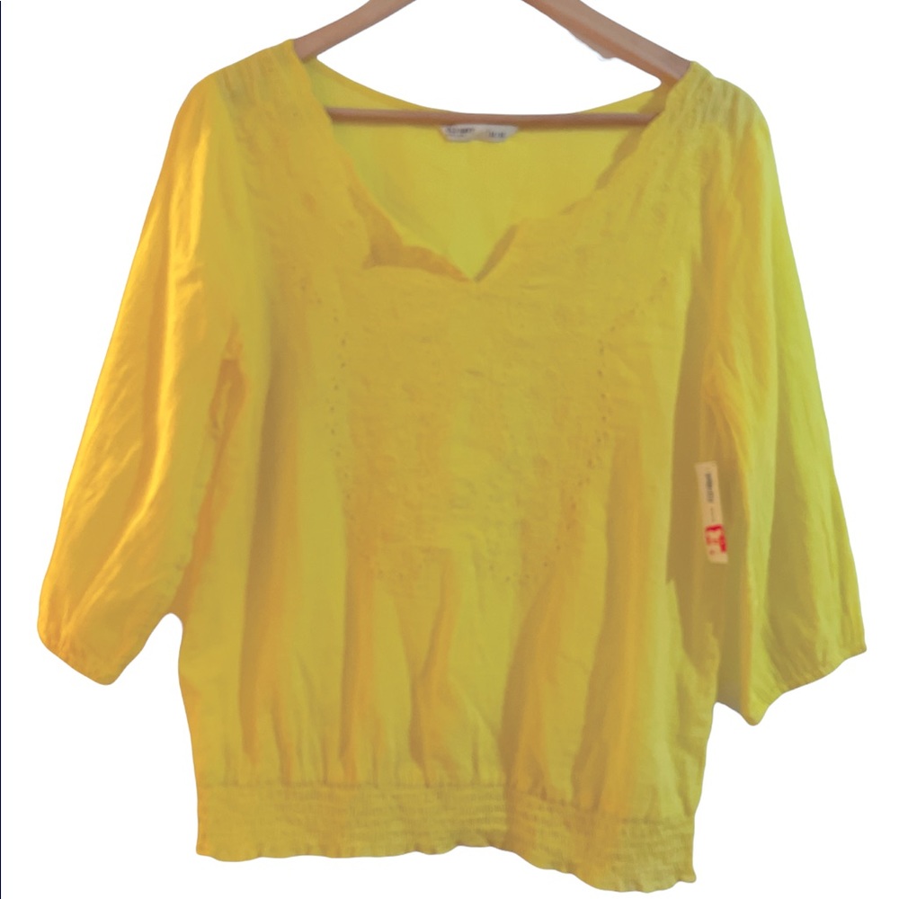 ☀️ NWT Bright yellow embroidered light top size M